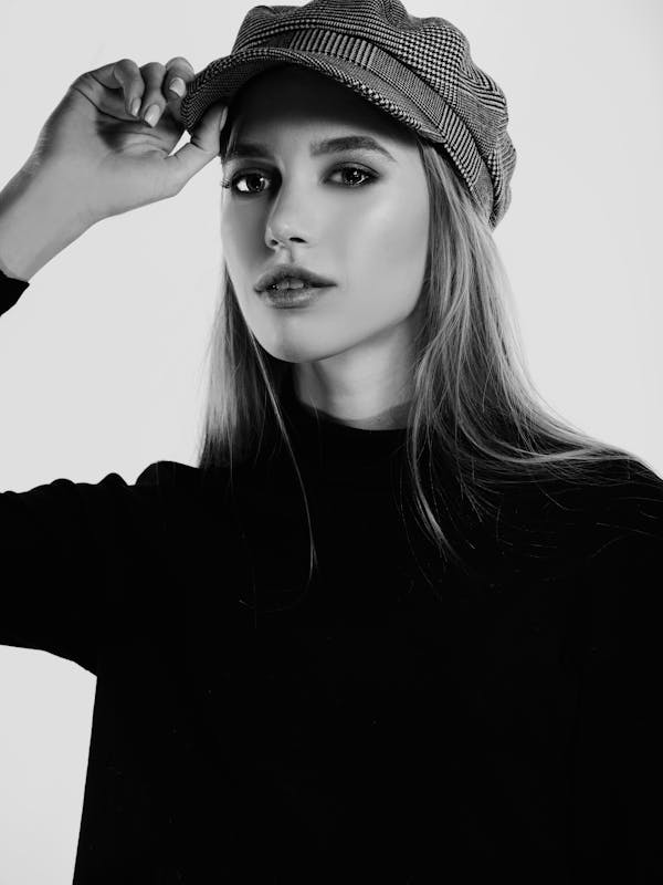 Nora High-Waist Linen Trouser